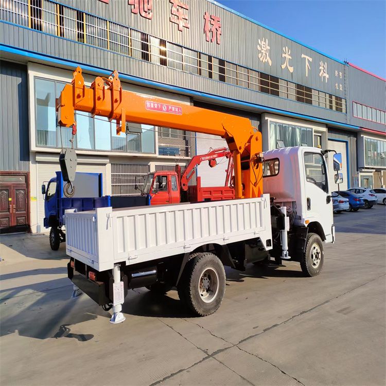 法库县三轮随车吊定制 农用改装机自备吊中瑞长期出售